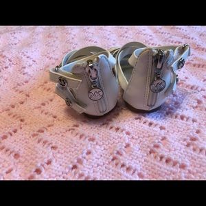 Micheal kors toddler girls strapped sandals